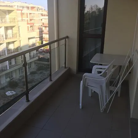 Апартамент Aven House *