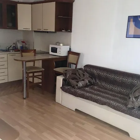Aven House Апартамент
